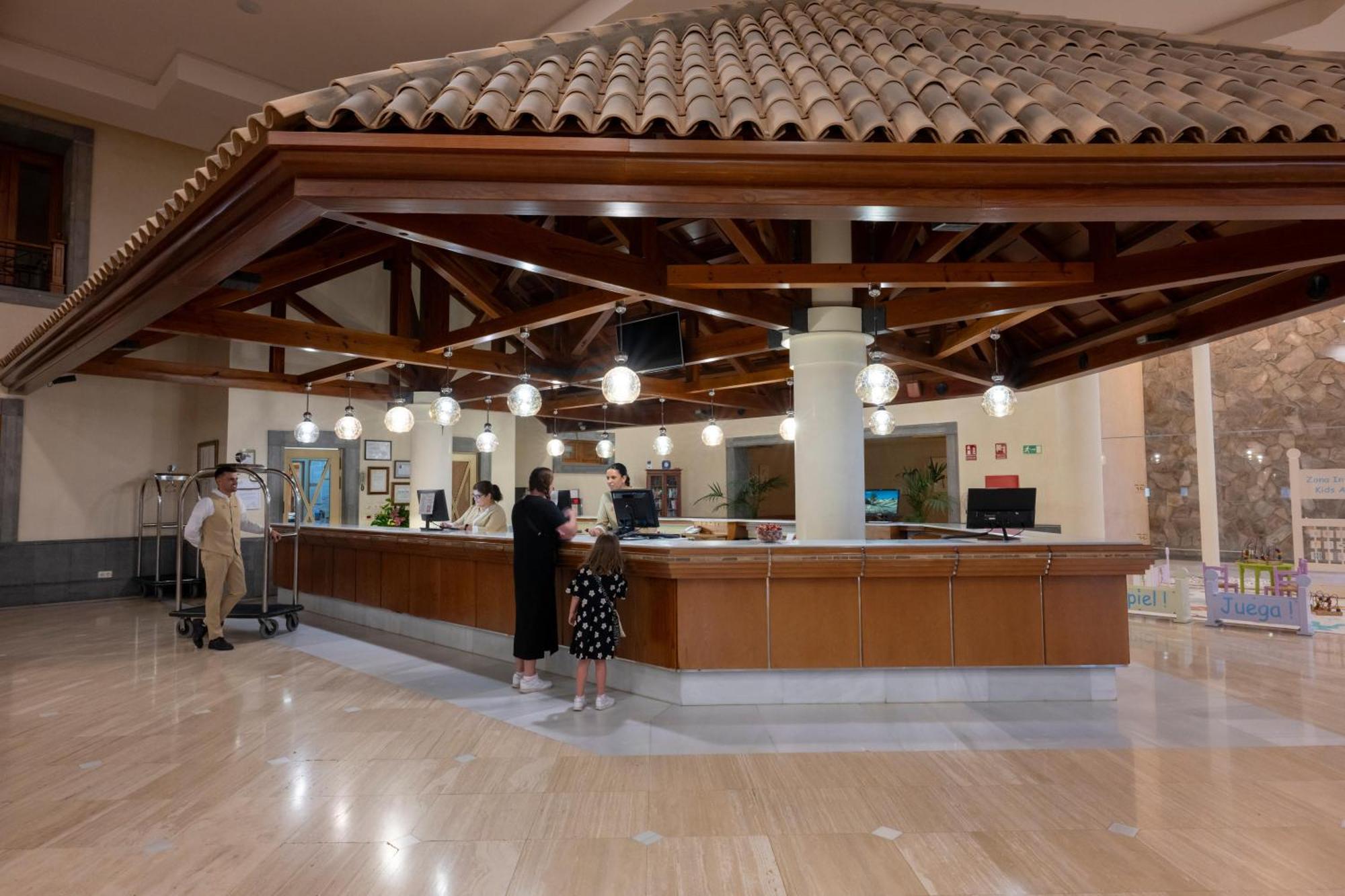 Gf Gran Costa Adeje***** Hotel ภายนอก รูปภาพ
