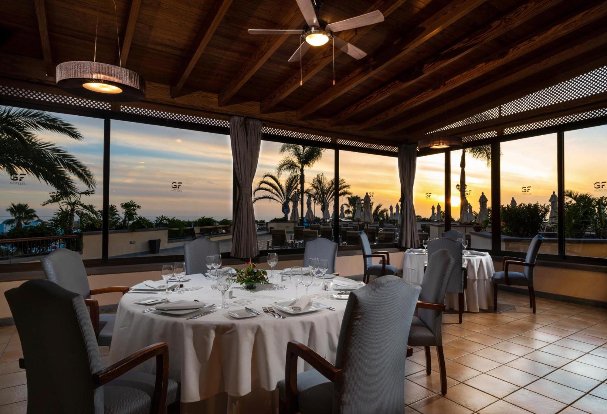 Gf Gran Costa Adeje***** Hotel ภายนอก รูปภาพ
